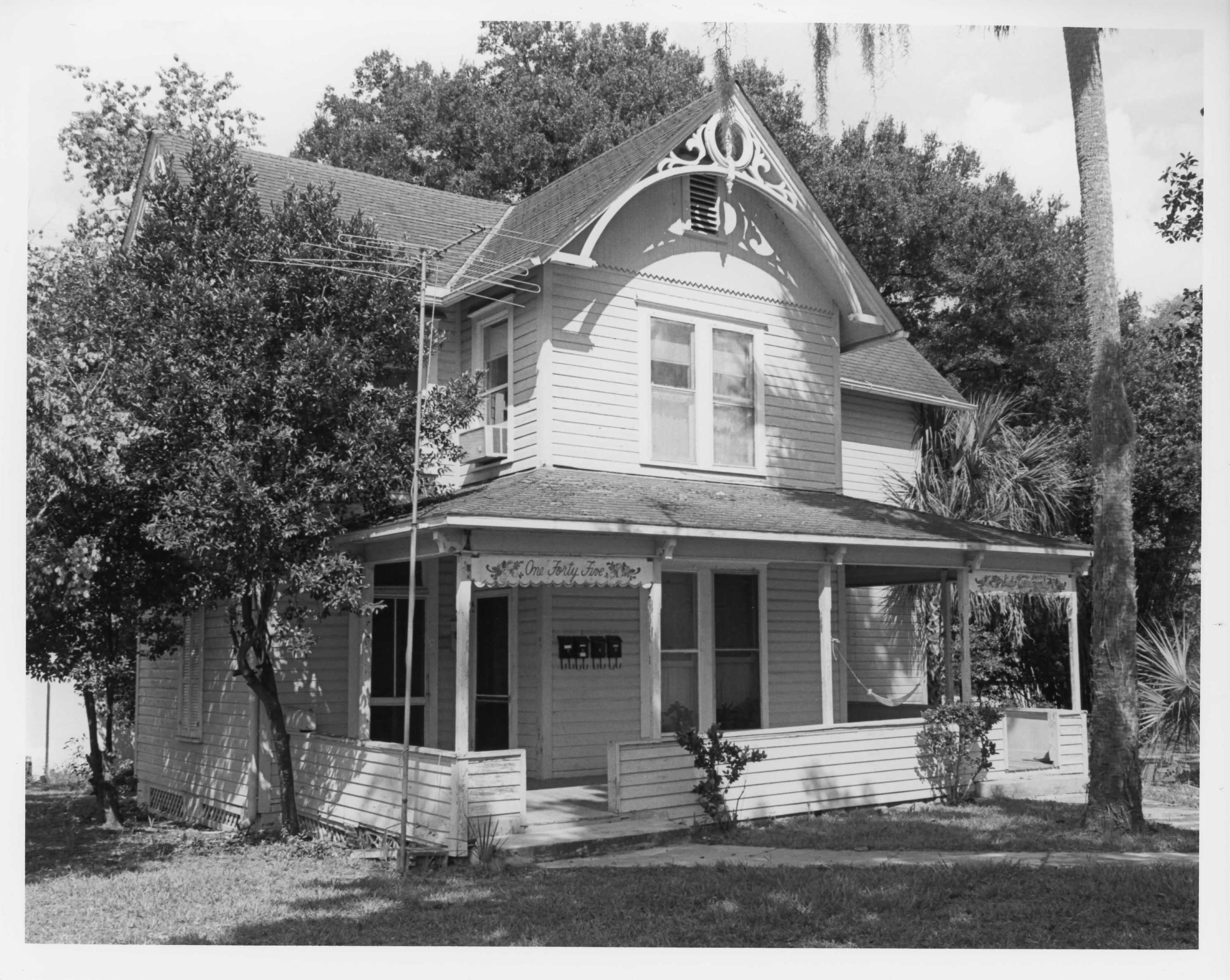 145 W Howry_1987_Historic Photos