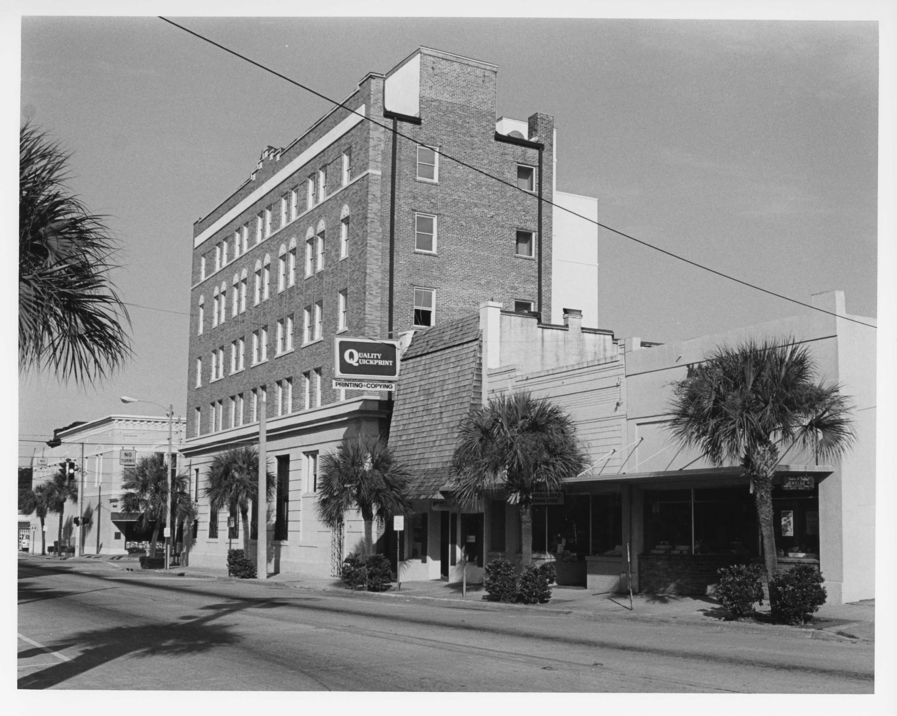 101 N Woodland Ave_First National Bank_1987_Historic Photos